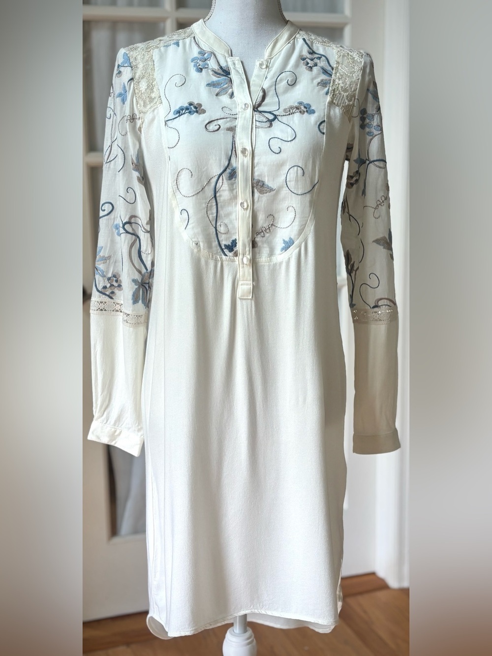 Tiny XS Ivory Embroidered Lace Tunic Dress Anthropologie Boho